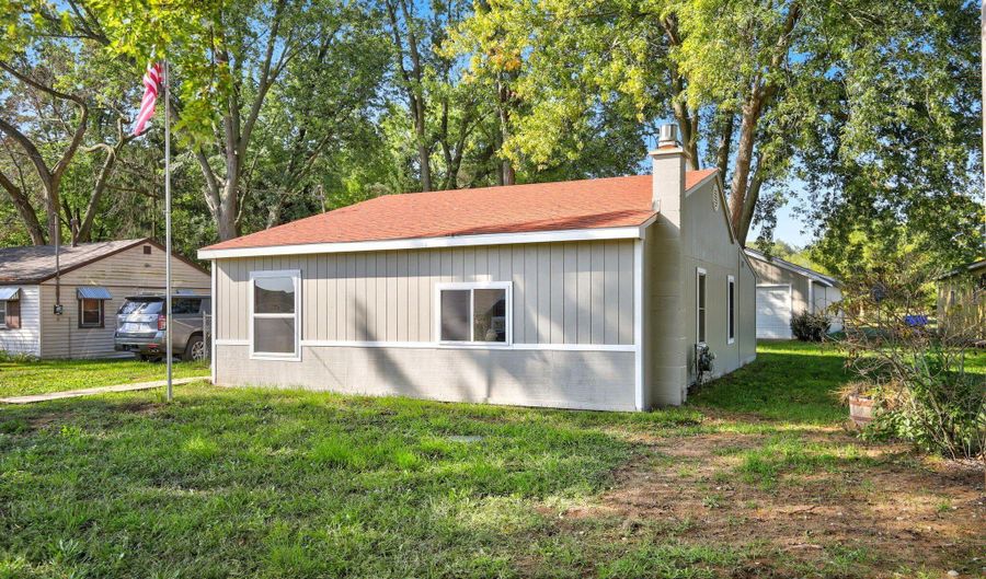 3342 Dumont Lake Dr, Allegan, MI 49010 - 2 Beds, 1 Bath