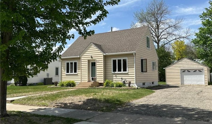 1703 3rd St NE, Austin, MN 55912 - 3 Beds, 2 Bath