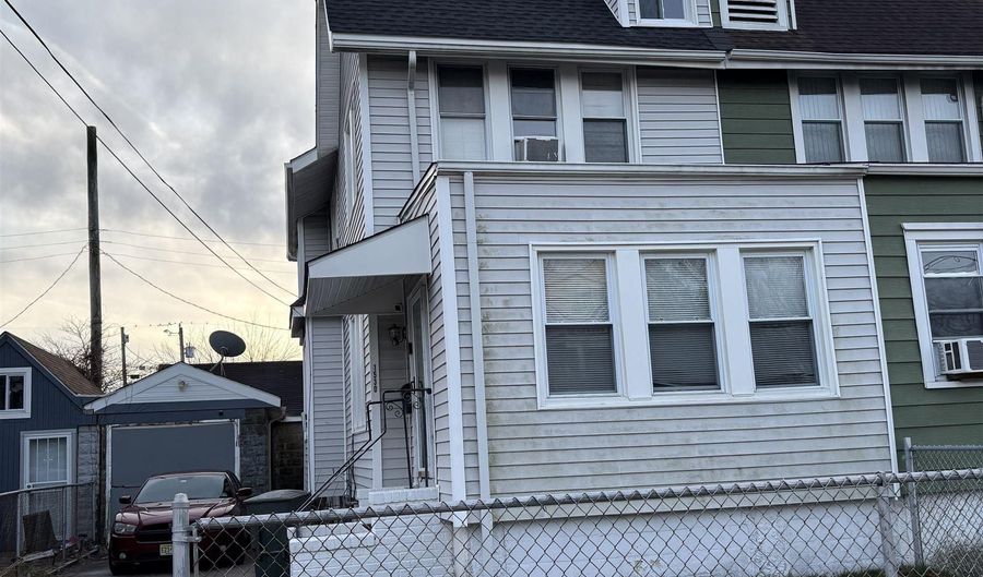 1530 Madison Ave, Atlantic City, NJ 08401 - 3 Beds, 1 Bath