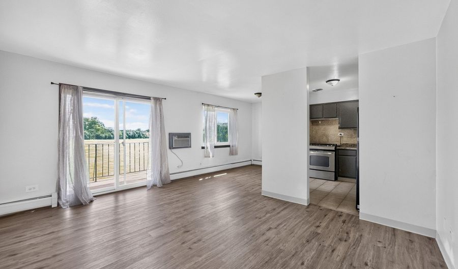 824 W College Blvd 201, Addison, IL 60101 - 1 Beds, 1 Bath