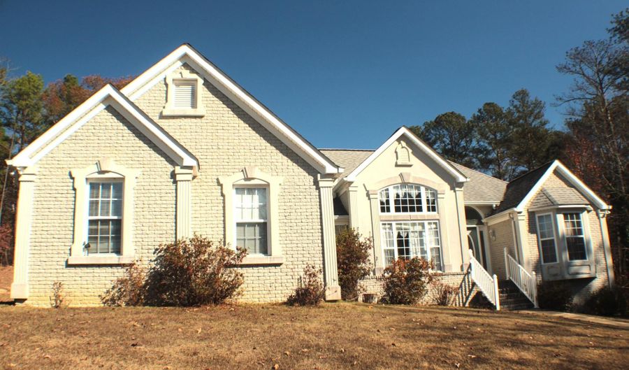 6207 WOODFORD Rd, Anniston, AL 36201 - 3 Beds, 3 Bath