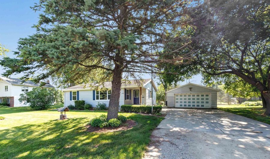 N9598 NOE Road, Appleton, WI 54915 - 3 Beds, 1 Bath