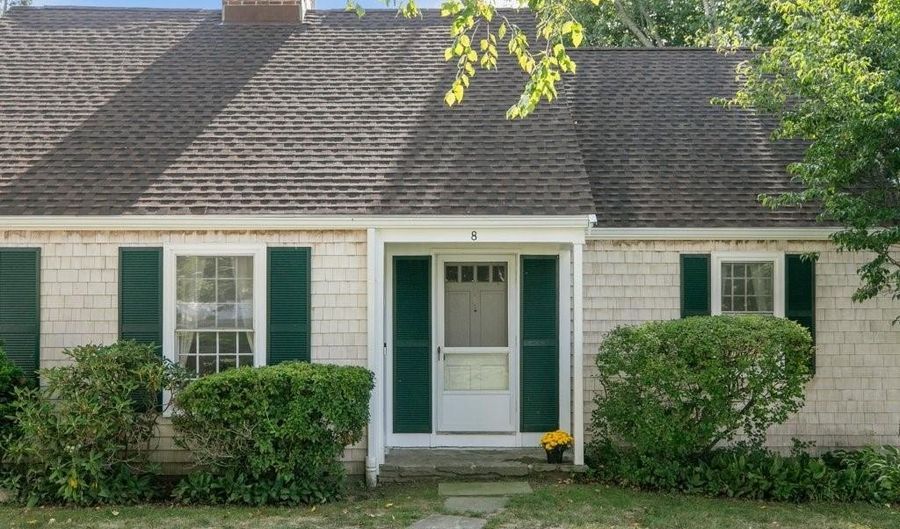 8 North Dr, Middletown, RI 02842 - 4 Beds, 2 Bath