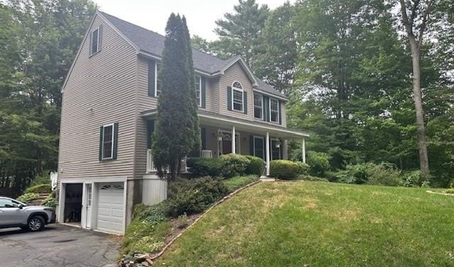 6 Whitetail Ln, Chester, NH 03036 - 3 Beds, 3 Bath