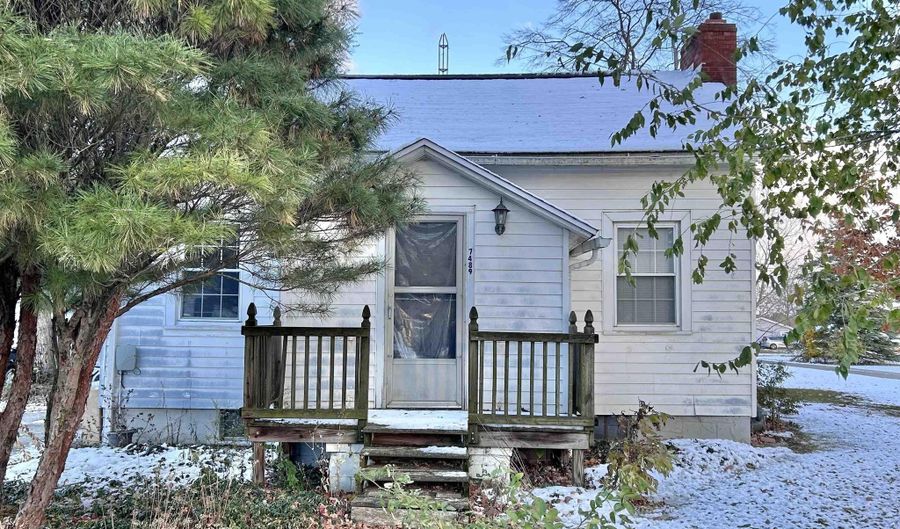 7489 Jefferson, Adrian, MI 49221 - 2 Beds, 1 Bath