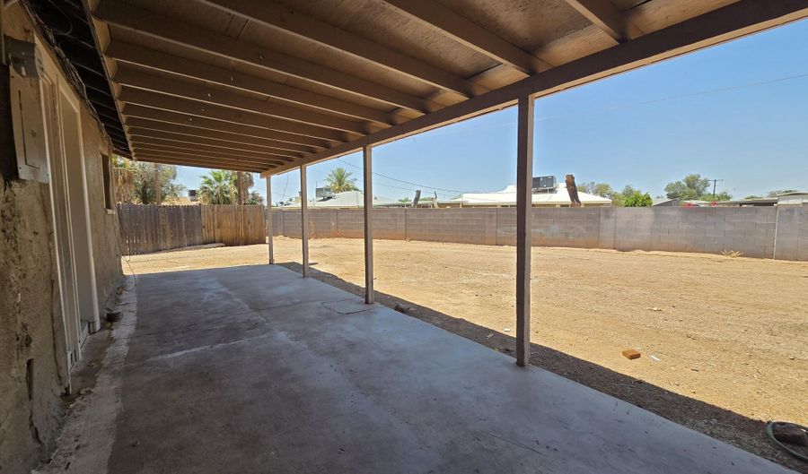 336 S WEAVER Dr, Apache Junction, AZ 85120 - 3 Beds, 2 Bath