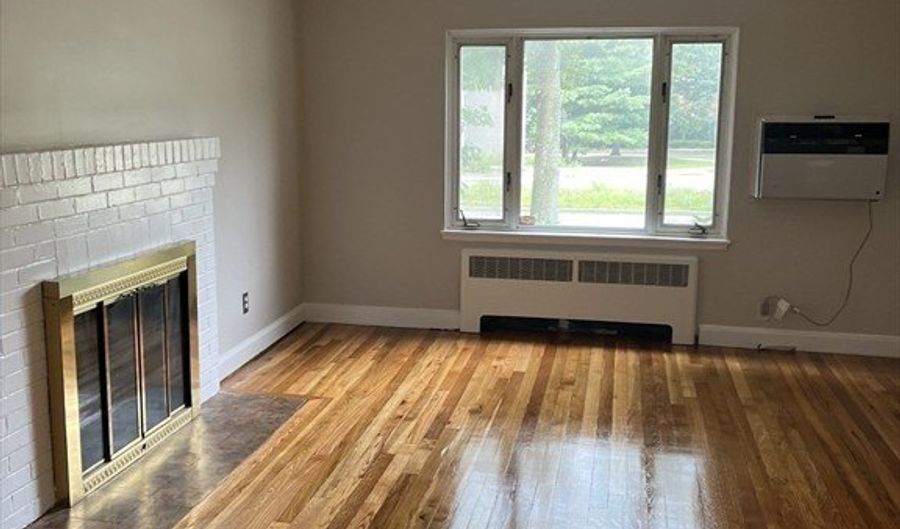 744 Boylston St 1, Boston, MA 02446 - 3 Beds, 2 Bath