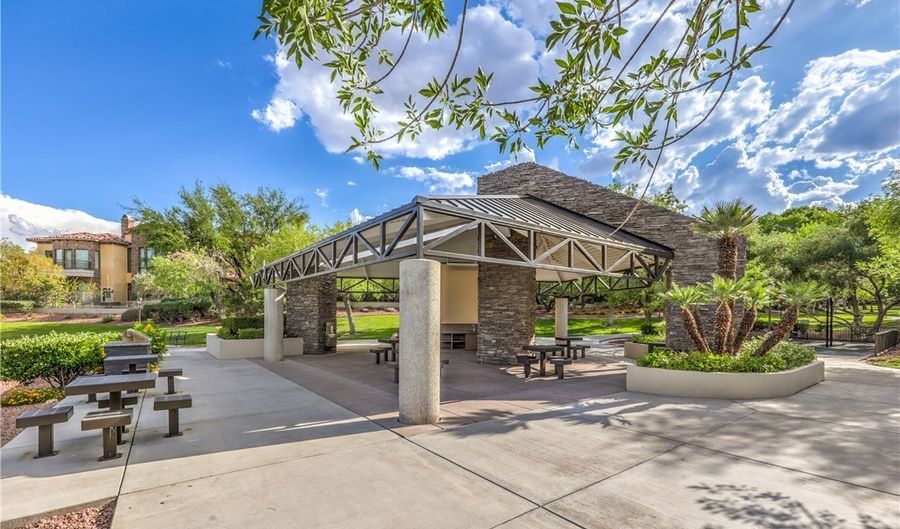 2982 Hammerwood Dr, Las Vegas, NV 89135 - 5 Beds, 5 Bath