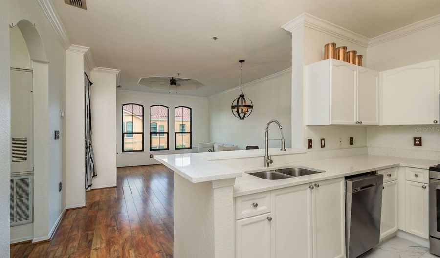 2749 VIA CIPRIANI 1032A, Clearwater, FL 33764 - 1 Beds, 1 Bath