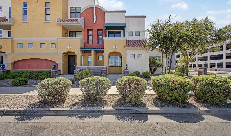 123 N WASHINGTON St 7, Chandler, AZ 85225 - 3 Beds, 3 Bath