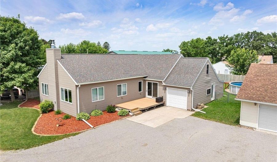 53034 254th St, Austin, MN 55912 - 3 Beds, 2 Bath