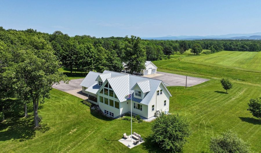 2493 Lake St, Addison, VT 05491 - 3 Beds, 5 Bath