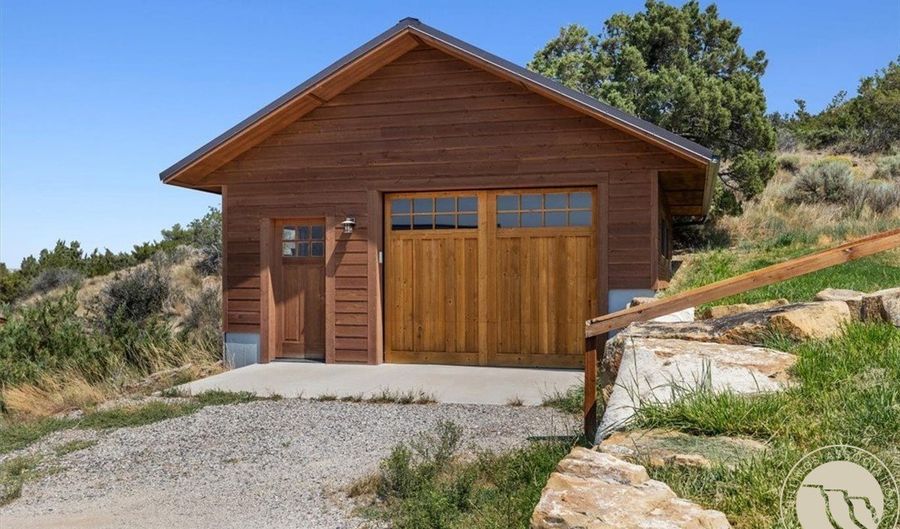 618 Grove Creek Rd, Absarokee, MT 59001 - 2 Beds, 1 Bath