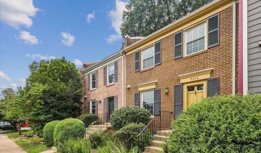 2610 WINDBREAK Dr, Alexandria, VA 22306 - 3 Beds, 3 Bath