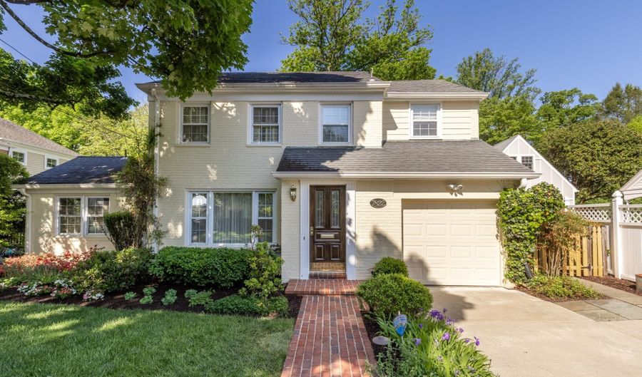 7822 MOORLAND Ln, Bethesda, MD 20814 - 4 Beds, 4 Bath