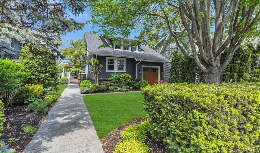7 Sunset Dr, Asbury Park, NJ 07712 - 4 Beds, 2 Bath