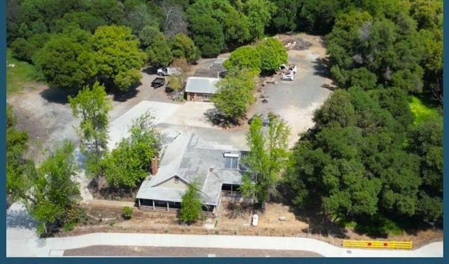 667 S Main St, Angels Camp, CA 95222 - 3 Beds, 3 Bath