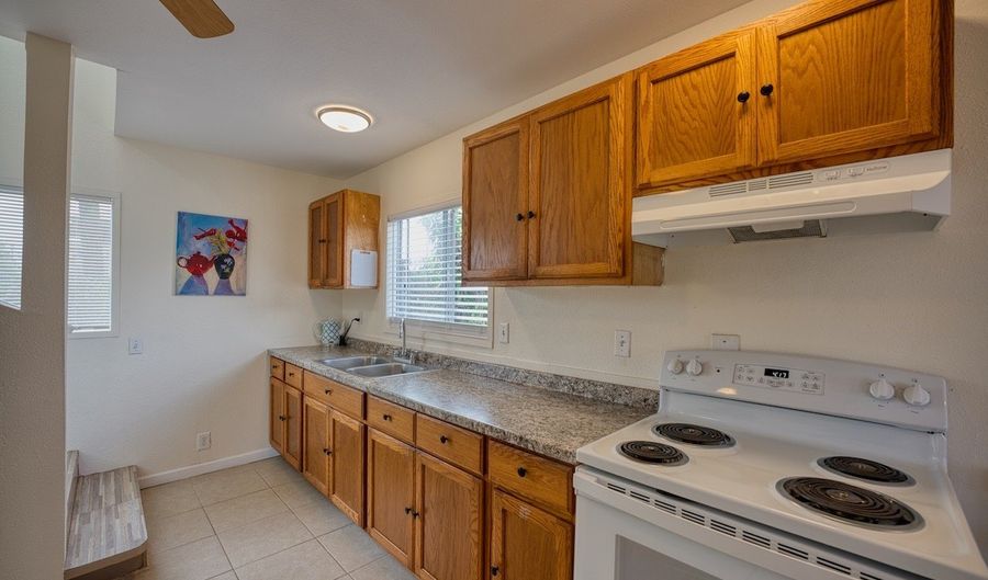 2059 KINOOLE St, Hilo, HI 96720 - 5 Beds, 3 Bath