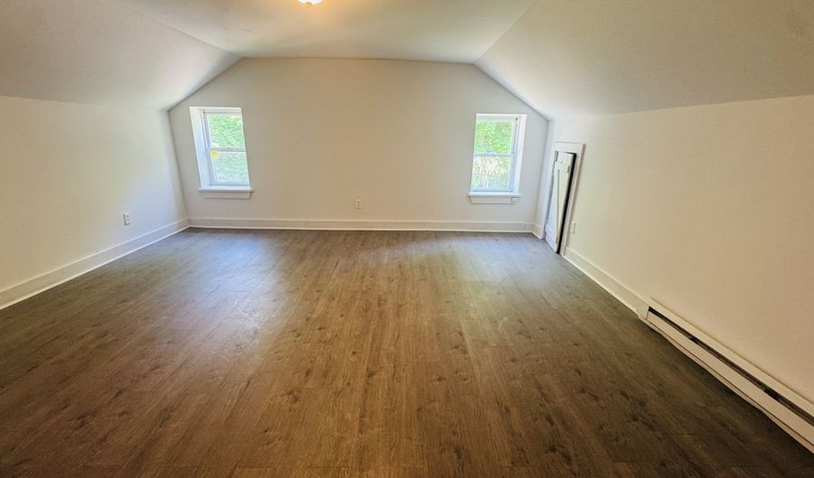 23 Tiffany St, Brooklyn, CT 06234 - 4 Beds, 2 Bath