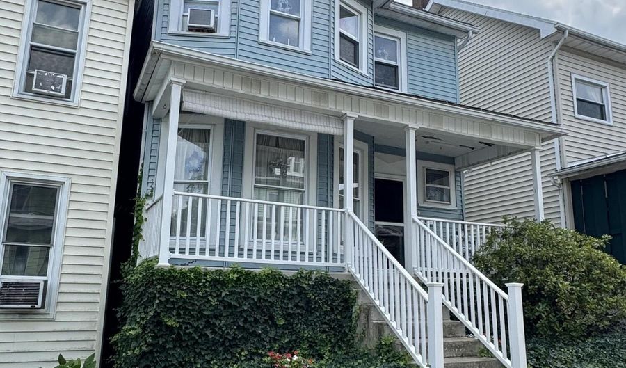 1421 17th Ave, Altoona, PA 16601 - 3 Beds, 1 Bath