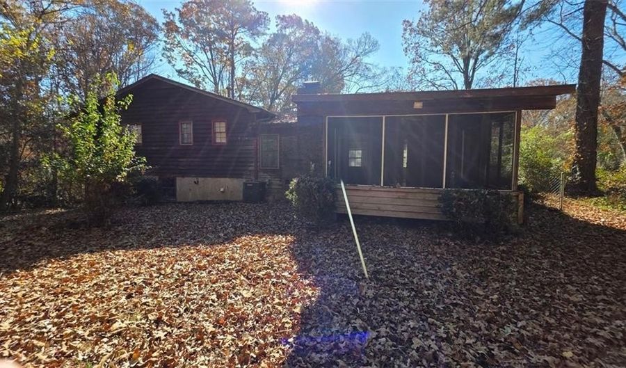 1824 Poinsetta Dr, Acworth, GA 30102 - 3 Beds, 4 Bath