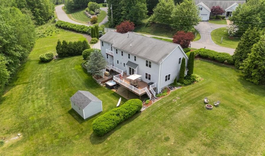 33 Hobart Hill Rd, Brookline, NH 03033 - 3 Beds, 3 Bath