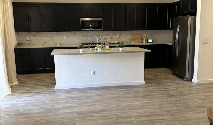 12210 W LEVI Dr, Avondale, AZ 85323 - 5 Beds, 3 Bath