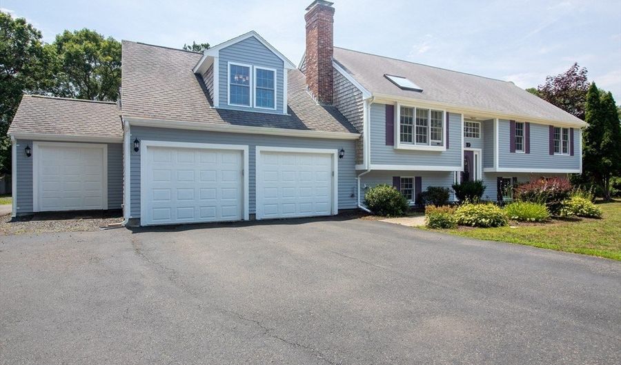 37 Yearling Run Rd, Bourne, MA 02532 - 3 Beds, 3 Bath