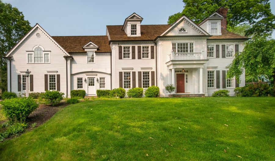 52 S Twin Pond Ln, New Canaan, CT 06840 - 5 Beds, 5 Bath