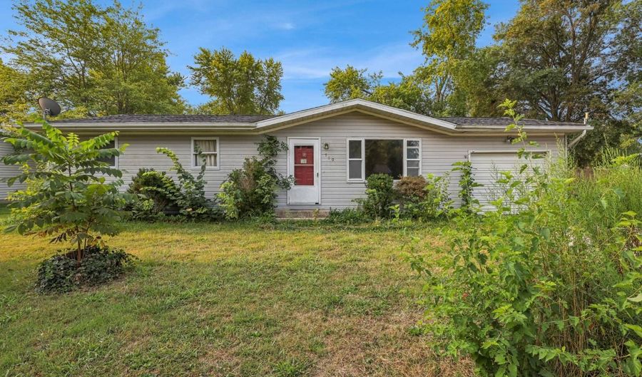 710 Field St, Altamont, IL 62411 - 3 Beds, 1 Bath
