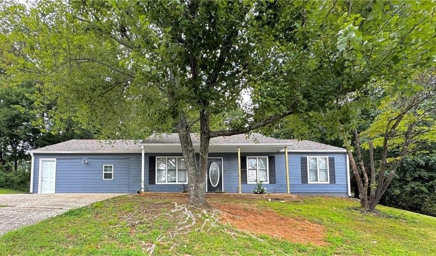 321 Knollwood Ln, Woodstock, GA 30188 - 4 Beds, 3 Bath