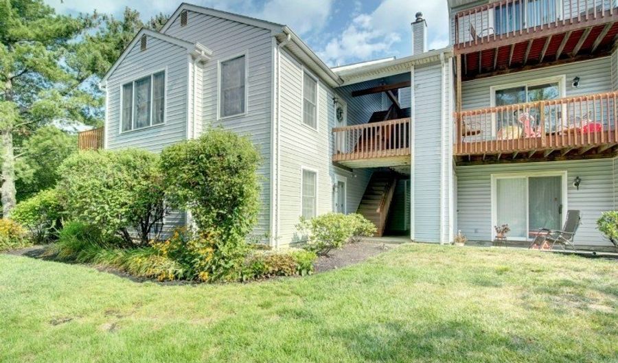 173 Stonyridge Dr, Bayonne, NJ 07035 - 3 Beds, 2 Bath