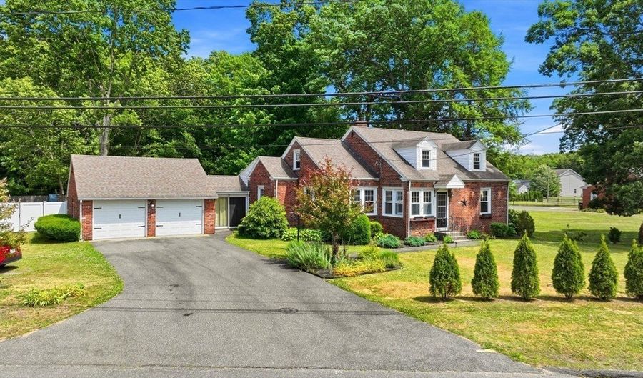 115 Poplar St, Agawam, MA 01030 - 4 Beds, 2 Bath