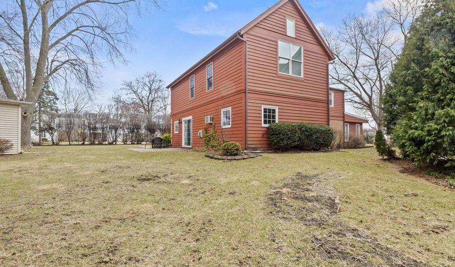 816 E Mayfair Rd, Arlington Heights, IL 60005 - 4 Beds, 3 Bath