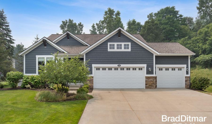 539 W Abbey Mill Dr SE, Ada, MI 49301 - 3 Beds, 3 Bath