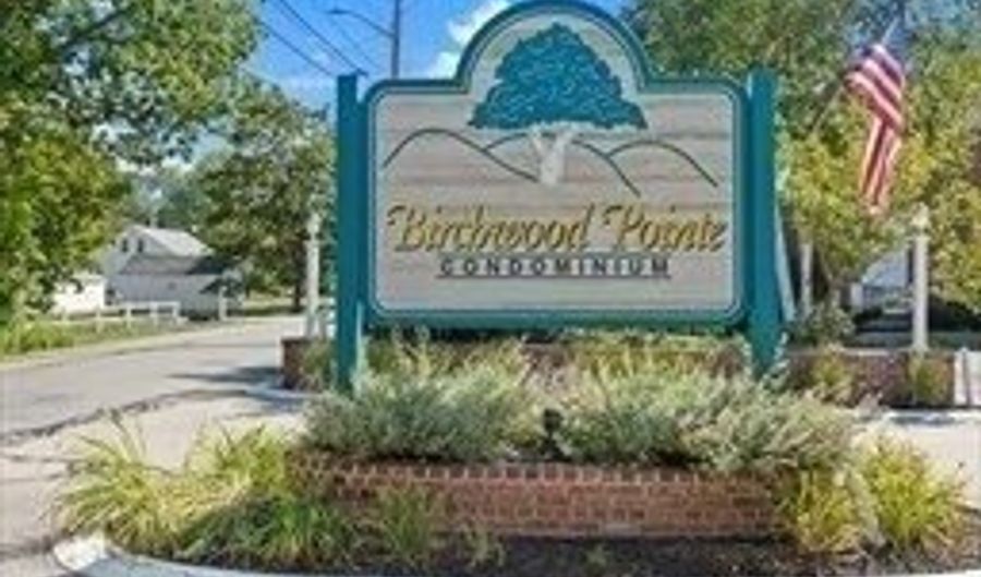 21 Clarks Rd, Amesbury, MA 01913 - 2 Beds, 1 Bath