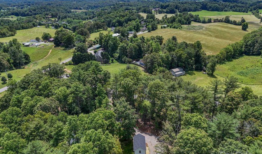 104 Forest Fern Ln, Alexander, NC 28701 - 2 Beds, 2 Bath