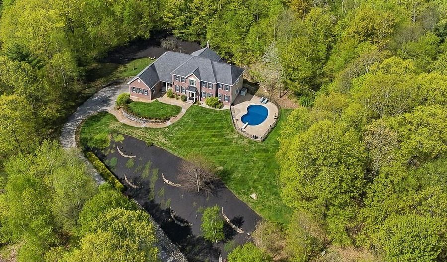 25 Ellison Dr, Bedford, NH 03110 - 5 Beds, 6 Bath
