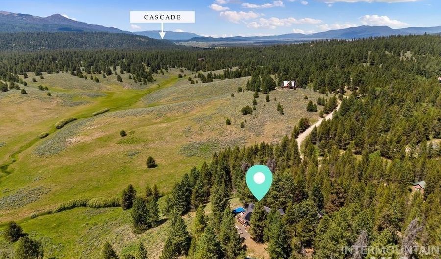 10389 Gamann Dr, Cascade, ID 83611 - 3 Beds, 3 Bath