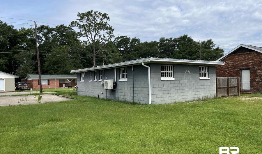 111 Medical Park Dr, Atmore, AL 36502 - 0 Beds, 0 Bath