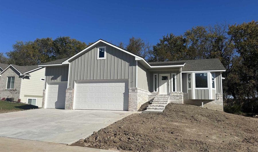 1548 S Meadowhaven, Andover, KS 67002 - 4 Beds, 3 Bath