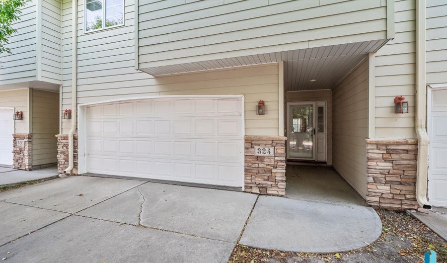 324 S Spring Pl, Brandon, SD 57005 - 2 Beds, 3 Bath