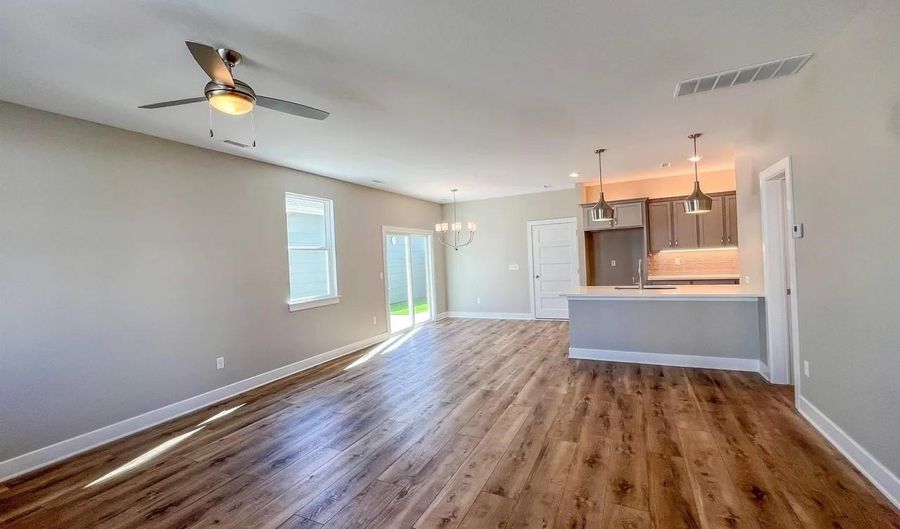 403 E Park Pl, Andover, KS 67002 - 2 Beds, 3 Bath