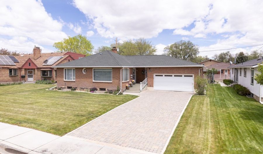 520 13th St, Elko, NV 89801 - 3 Beds, 2 Bath