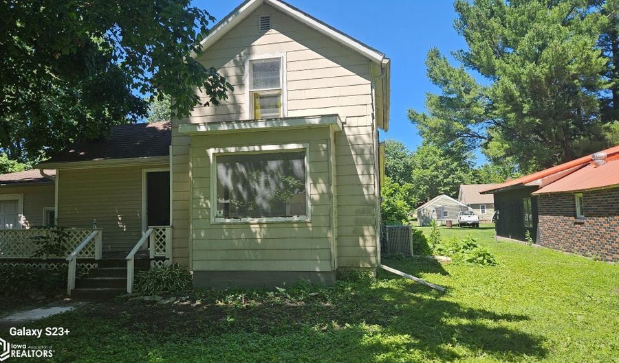207 S Scott St, Alexis, IL 61412 - 3 Beds, 1 Bath