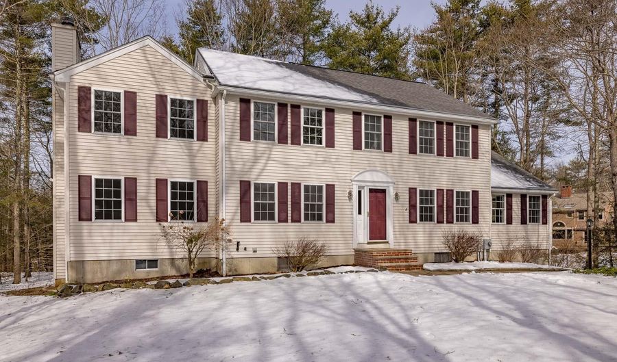 7 Cragmere Heights Rd, Exeter, NH 03833 - 4 Beds, 4 Bath