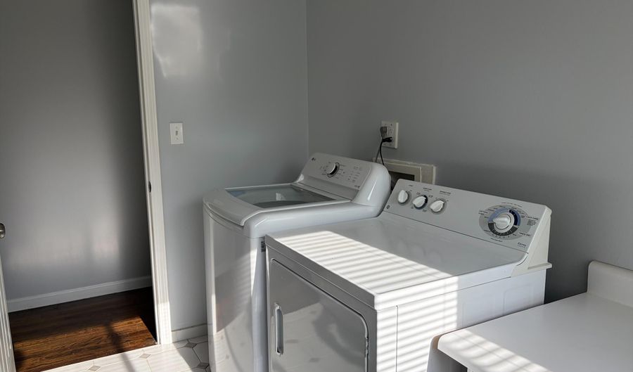 15 Metroview Ct, Ann Arbor, MI 48108 - 3 Beds, 1 Bath