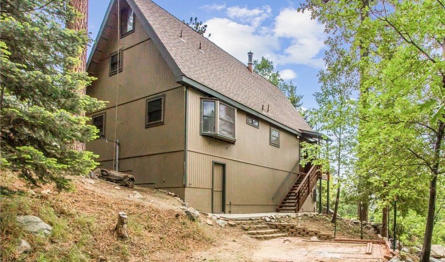 6429 Cedar Ave, Angelus Oaks, CA 92305 - 3 Beds, 2 Bath