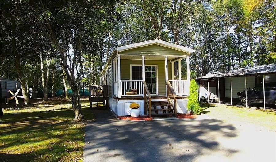 40 Leisure Way, Coventry, RI 02816 - 2 Beds, 1 Bath