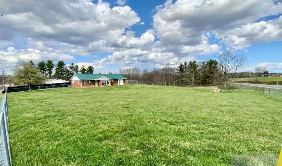 5921 Hinton Rd, Athens, WV 24712 - 3 Beds, 1 Bath